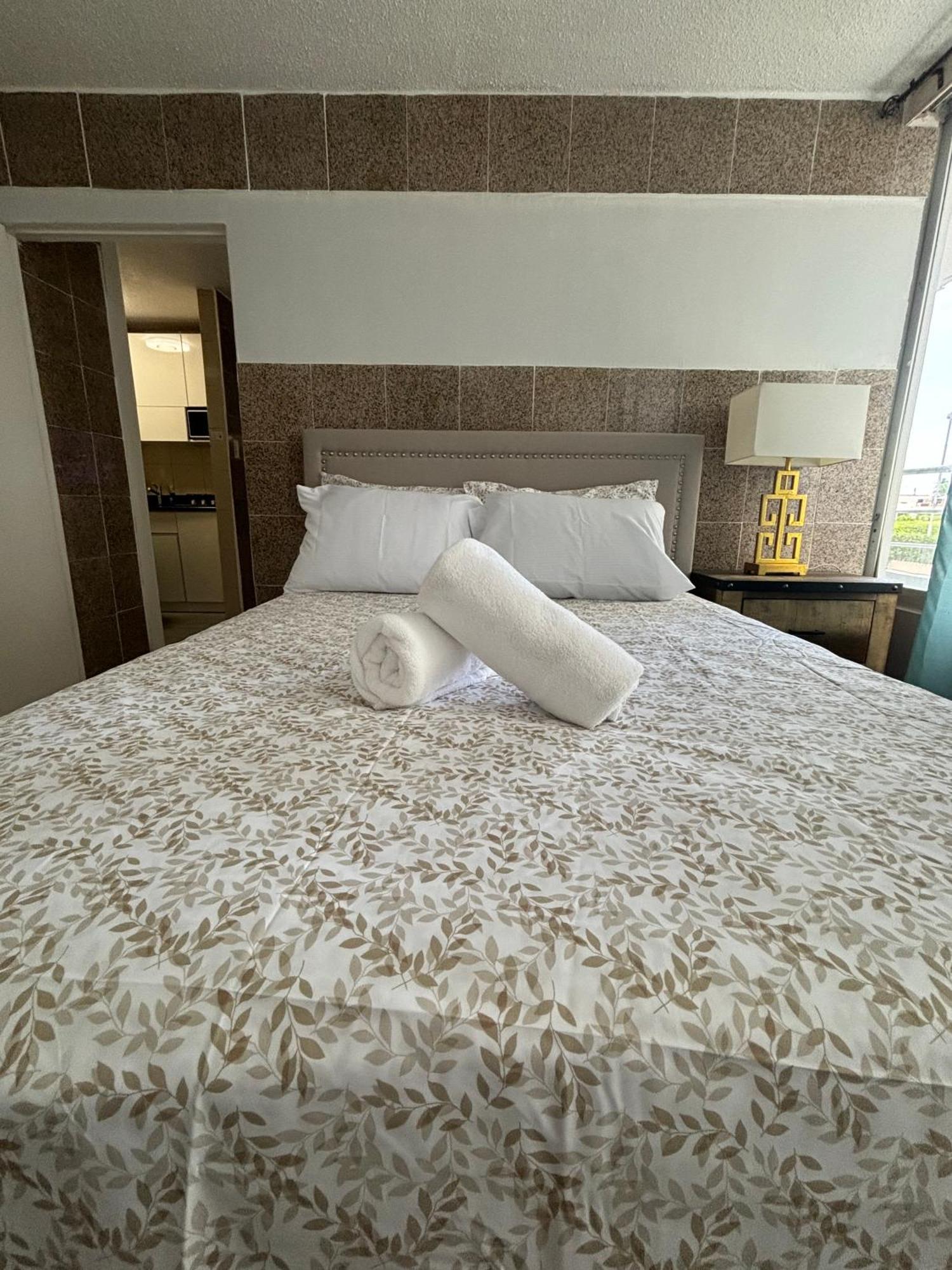 סן חואן Isla Verde Modern Apartment With Pool מראה חיצוני תמונה