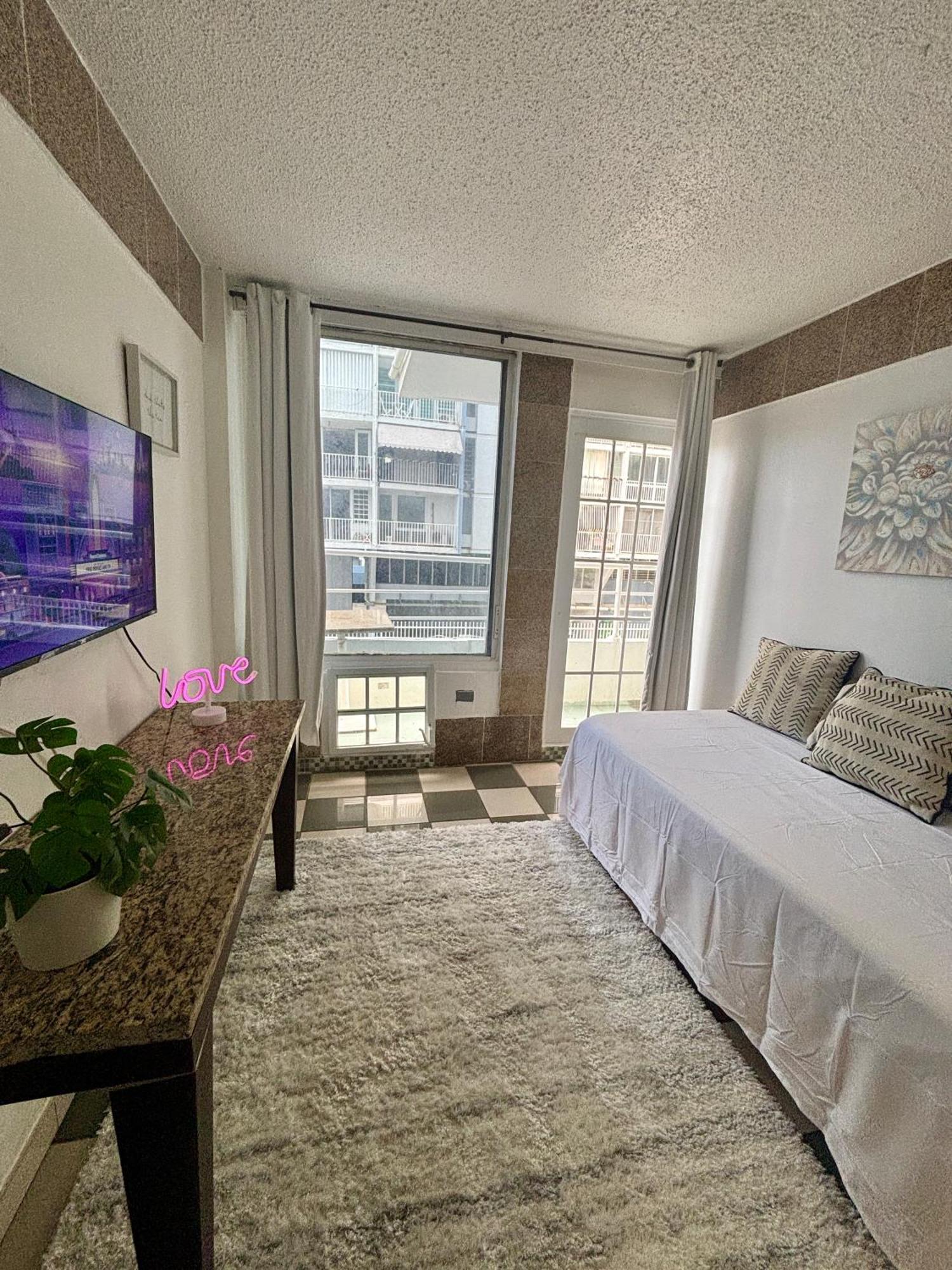 סן חואן Isla Verde Modern Apartment With Pool מראה חיצוני תמונה